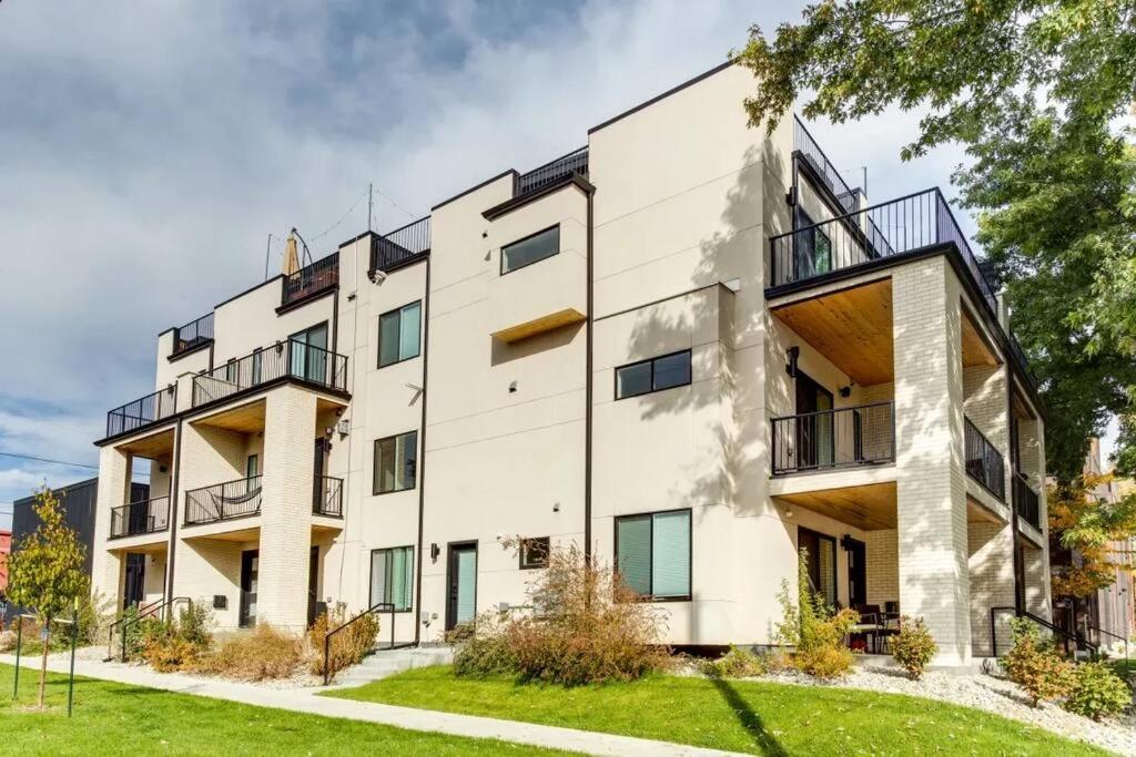 Brand New Two Room Apartment Building On A Park DEN Exterior foto